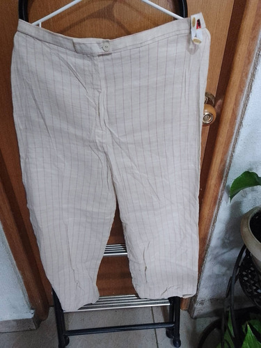 Pantalón Pescador Corto Marca Tiberias T 34