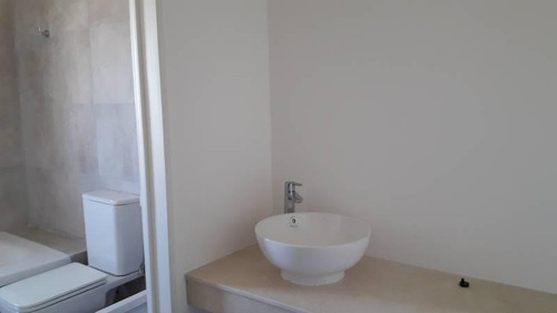 Imagen 9 de 14 de Casa En Venta ; Excelente Diseño Moderno, Desarrollada En Dos Planta Sobre Lote En Esquina