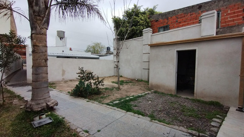 Imagen 18 de 25 de Venta Casa Y Departamento Interno Zona Aristobulo