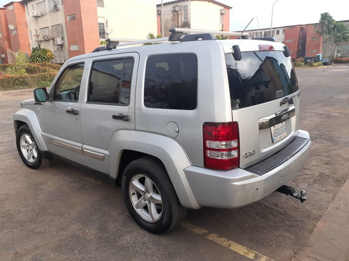 Imagen 8 de 14 de Jeep Cherokee Kk Liberty 4x4 Limited Gas Y A Gasoli