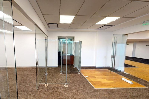 Imagen 14 de 30 de Excelente Local Comercial Desarrollado En Planta Baja Y Subsuelo.