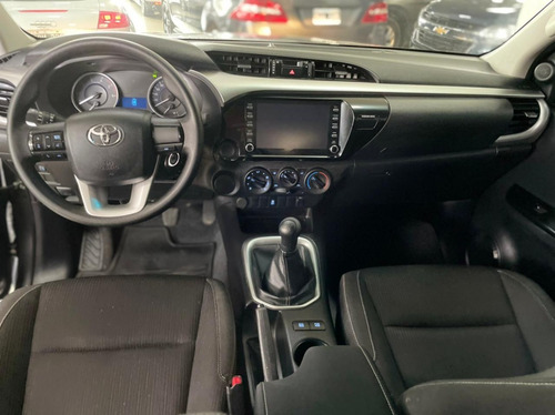 Toyota Hilux Sr 4x2 Manual Año 2020 Color Gris Todoautos