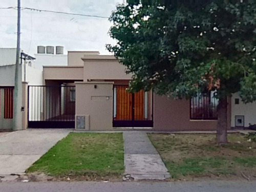 Casa De 2 Dormitorios En Manuel B Gonnet