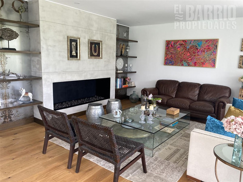 Casa En Venta De 4 Dorm. En Colina