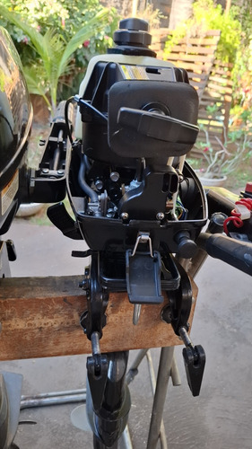 Vendo Motor De Popa Toyama 3,6hp
