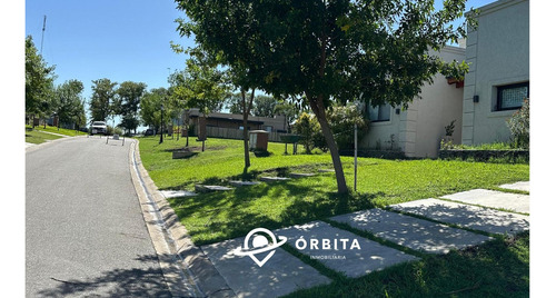 Llote En Venta En Barrio Santa Elena Pilar Del Este, Interno Con Fondo Verde