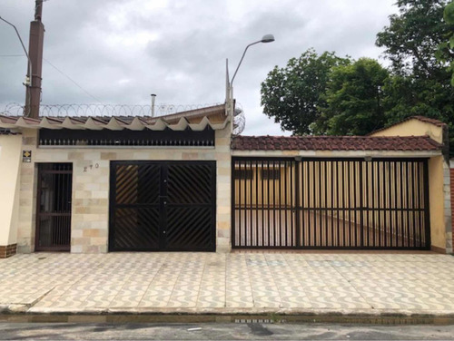 Imagem 1 de 12 de Casa Em Praia Grande (solemar) À 200 Metros Da Praia!