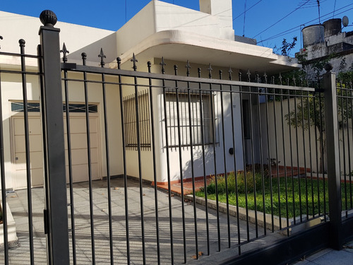 Casa S/ Lote Grande En Bmé Mitre 757- Ramos Mejia