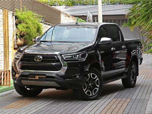 Toyota Hilux 2.8 D-4D TURBO DIESEL CD SRX 4X4 AUTOMÁTICO