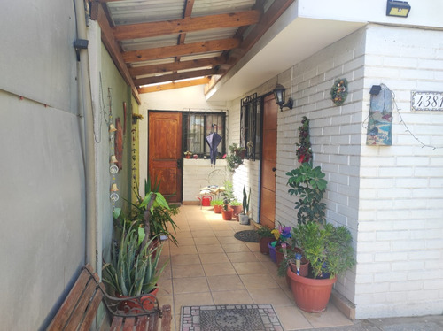 Maipú, Vende Casa De 2 Pisos, 5 Dorm, 2 Baños, 1 Estc.-