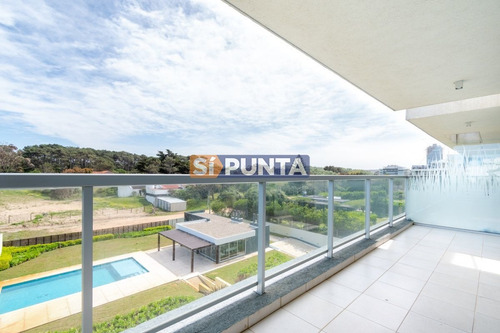 Imagen 27 de 28 de Apartamento De Tres Dormitorios En Suite En Alquiler Con Vista El Mar En Primera Línea Playa Brava