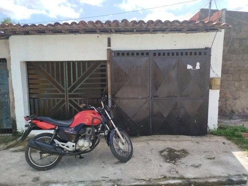 Casa Com 2 Quartos, 2 Banheiro Total 9 Compartimentos Vendo