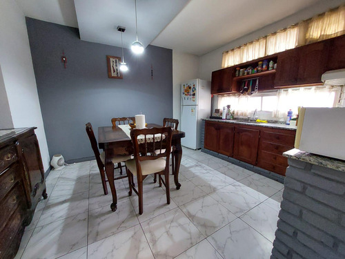 Casa En Venta 2 Dormitorios Terraza Zona Abasto Rosario