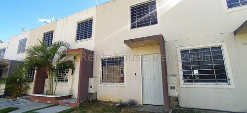 Imagen 17 de 30 de Casa En Venta En Terrazas De La Ensenada Barquisimeto Lara +++m.c * R-a-h N° +0-4-2-4- 5.5.6. 5.7. 5.9 *--**