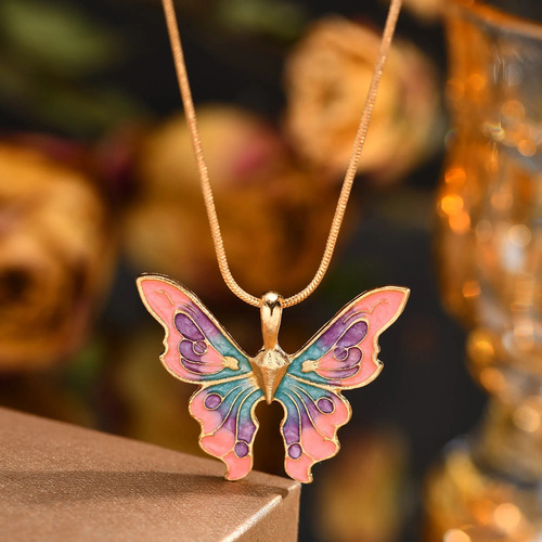 V Collar Colgante Dorado Con Forma Mariposa Multicolor