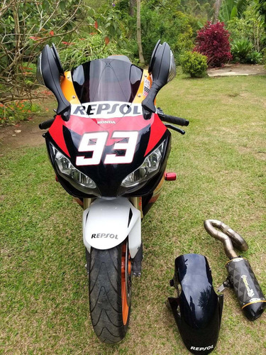 Imagem 3 de 8 de Honda Cbr 1000rr Repsol