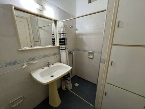 Venta De Casa De 3 Dormitorios Y Garaje En Brazo Oriental