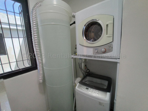 Moderno Apartamento En Venta Concepto Amerciano Remodelado Conjunto Privado Las Carolinas Turmero Vigilancia Pozo Estef 24-3492
