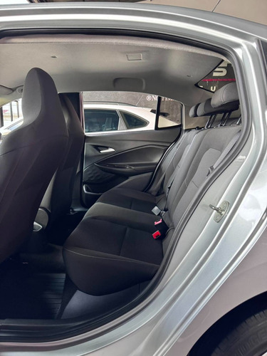 Chevrolet Onix plus 1.0 Lt 2 4P