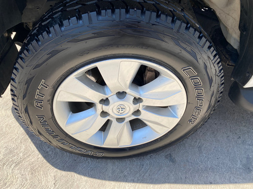 Toyota Hilux 2.7 Cabina Doble Sr Mt
