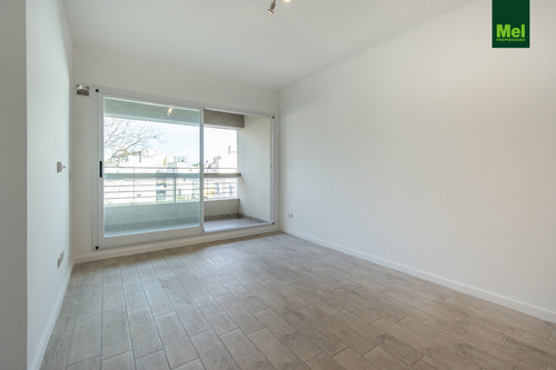 Hermoso 2 Ambiente Con Vista Abierta. Bajas Expensas