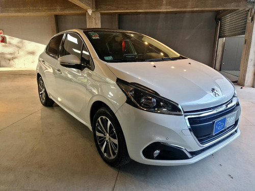 Peugeot 208 1.6 Feline