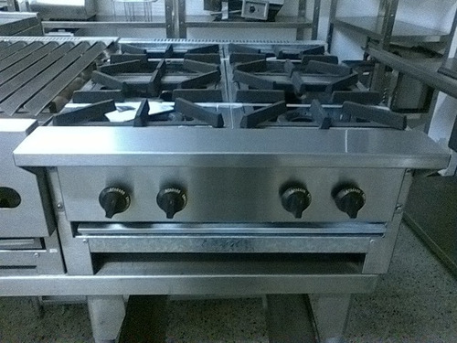 Cocina A Gas Industrial 4 Hornillas De Tope En Acero Inox