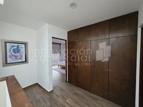 Casa En Renta En Altozano, Con 4 Recámaras, 4 Baños Y Fire Pit