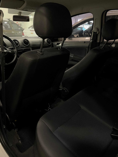 Imagen 5 de 10 de Vw Voyage Trendline 1.6 2016