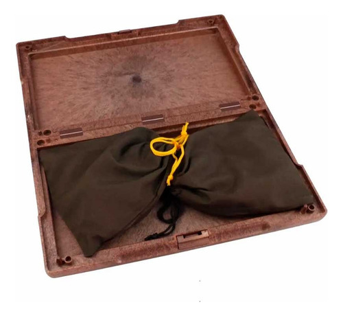 Jogo de xadrez magnético de cor de madeira