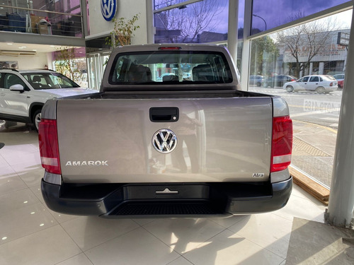 Imagen 13 de 25 de Volkswagen Amarok Trendline 4x2 Mt 2.0 Tdi 180 Cv 2022 0km 2