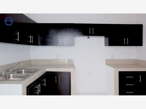 Imagen 5 de 12 de Casa Sola En Venta Azteca