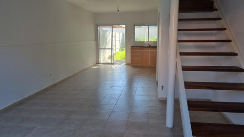 Oportunidad - Venta - Hermoso Duplex 3 Amb. Con Jardín - Apto Credito