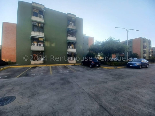 Apartamento En Venta En Narayola Maracay Aragua 24-18886 Irrr