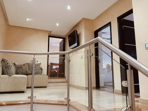 Alquiler Apartamento Dúplex En Las Mesetas. Oa