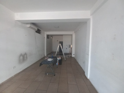 Local 40m2 Av Colon 1478, Alberdi