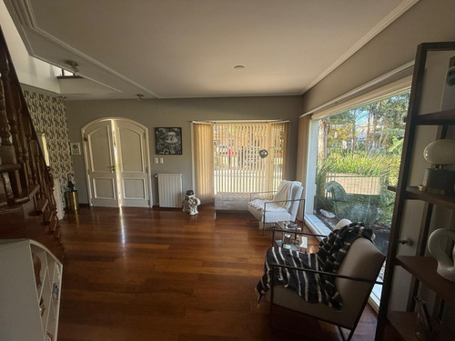 Casa En Venta En Saint Thomas Norte, Canning Con Lote Doble