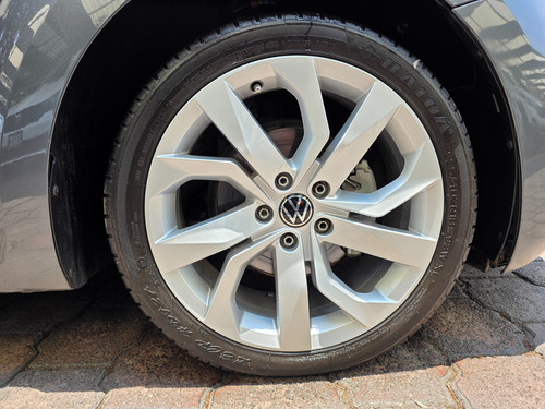 Volkswagen Beetle 2.5 Sound Tiptronic At