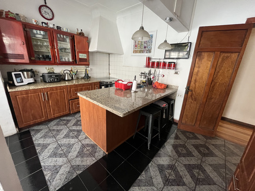 Se Vende Amplia Casa En Providencia