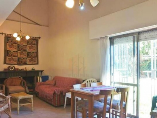 Imagen 6 de 12 de Casa Cuatro Dormitorios Funes