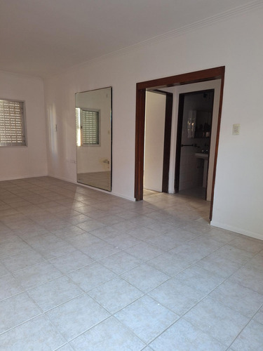 Se Vende Casa 2 Dormitorios En Barrio Constituyentes