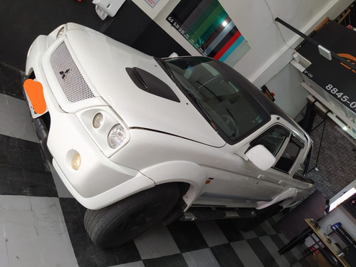Imagem 2 de 4 de Mitsubishi L200 2009 2.5 Gl Cab Dupla 4x4 4p