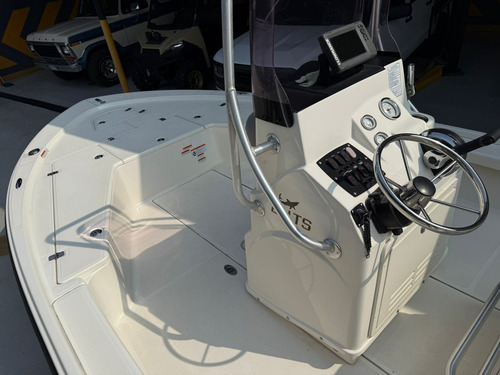 Lancha De Pesca Mako 21 Lts Mok Motor Mercury Fourstroke 150