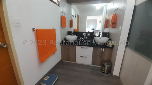 Hermoso Apartamento De 3 Niveles En Jorge Coll