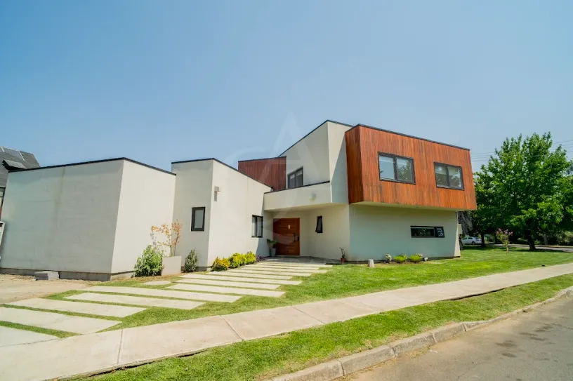 Imagen 2 de 24 de Casa En Venta En Jardín Esmeralda, Talca