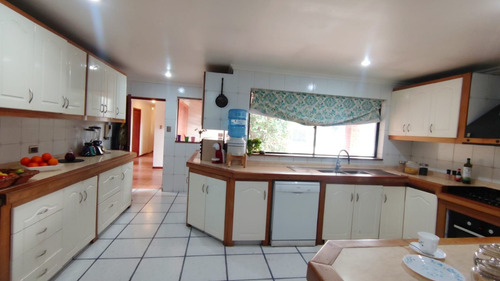 Hermosa Parcela, Alto Las Cruces, Piscina, Bello Paisajismo