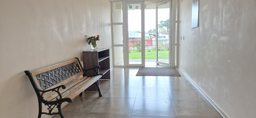 Práctico Y Cómodo Departamento En Ideal Sector Residencial
