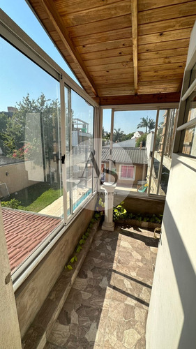 Se Vende Hermoso Chalet En Villa Bosch!!!! Frente A La Plaza Del Pio Xii