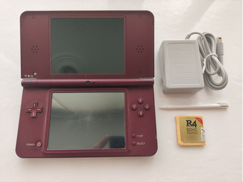 Consola Nintendo Dsi Xl Color Granate + 8gb + R4 + Stylus