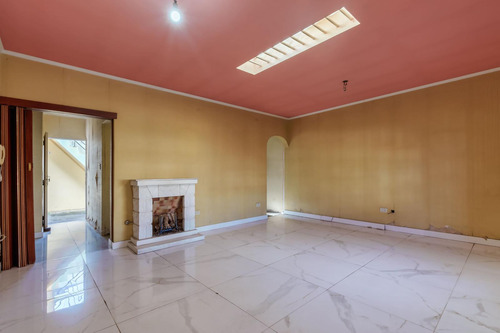 Casa En Venta Barrio Belgrano 1 Dormitorio Planta Baja 2 Baños Patio Terraza Garage Parrilla